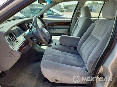 Zdjęcie 7 z 12 samochodu: 2003 MERCURY GRAND MARQUIS GS VIN:2MEFM74W33X649947 - miniatura