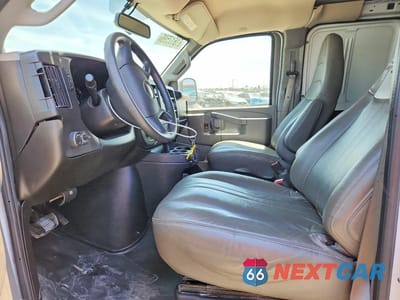 Zdjęcie 7 z 13 samochodu: 2019 CHEVROLET EXPRESS 2500 CARGO DELIVERY VAN VIN:1GCWGBFP3K1175622 - miniatura