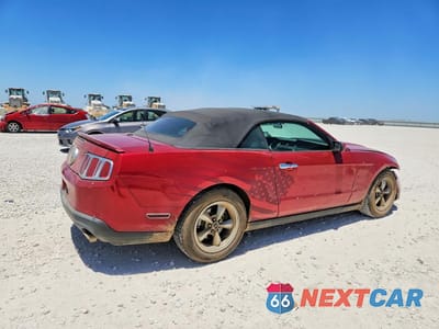 Trzecie zdjęcie samochodu z tyłu: 2011 FORD MUSTANG VIN:1ZVBP8EM1B5151897 - miniatura