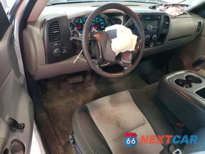 Zdjęcie 8 z 13 samochodu: 2007 GMC SIERRA C2500 HEAVY DUTY VIN:1GTHC24KX7E551714 - miniatura