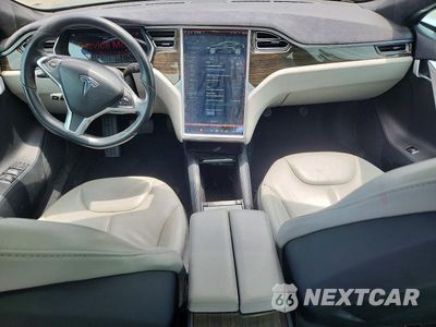 Zdjęcie 8 z 13 samochodu: 2015 TESLA MODEL S VIN:5YJSA1E24FF103390 - miniatura