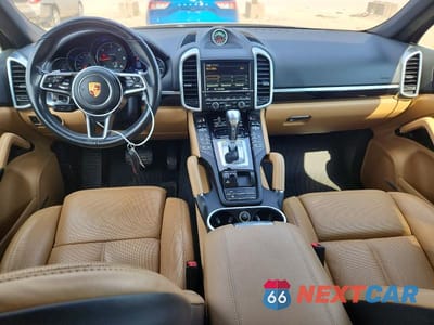 Zdjęcie 8 z 13 samochodu: 2016 PORSCHE CAYENNE VIN:WP1AF2A28GLA40512 - miniatura