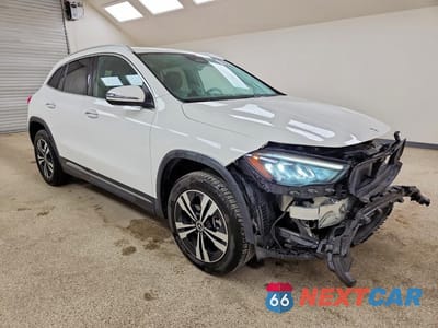 Czwarte zdjęcie samochodu z boku: 2025 MERCEDES-BENZ GLA 250 VIN:W1N4N4GB6SJ639071 - miniatura