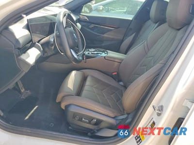 Zdjęcie 7 z 12 samochodu: 2024 BMW 530 XI VIN:WBA53FJ01RCP95115 - miniatura