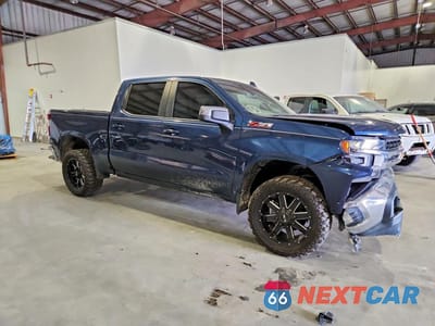 Czwarte zdjęcie samochodu z boku: 2020 CHEVROLET SILVERADO K1500 LT VIN:1GCUYDEDXLZ180911 - miniatura