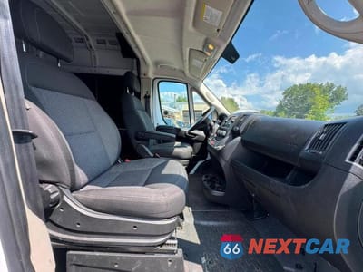 Piąte zdjęcie samochodu w środku: 2019 RAM PROMASTER 1500 1500 HIGH VIN:3C6TRVBG7KE554115 - miniatura