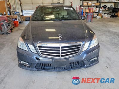 Piąte zdjęcie samochodu w środku: 2011 MERCEDES-BENZ E 550 VIN:WDDHF7CB9BA318452 - miniatura
