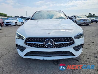 Piąte zdjęcie samochodu w środku: 2021 MERCEDES-BENZ CLA 250 4MATIC VIN:W1K5J4HB4MN208333 - miniatura