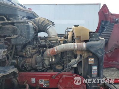 Zdjęcie 11 z 14 samochodu: 2017 KENWORTH T680 SEMI TRUCK VIN:1XKYDP9X5HJ150423 - miniatura