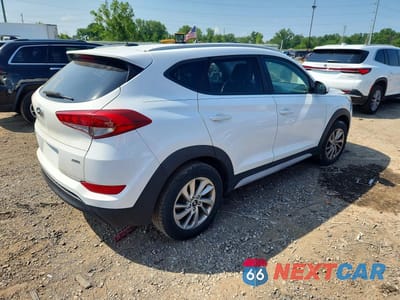 Trzecie zdjęcie samochodu z tyłu: 2017 HYUNDAI TUCSON SE VIN:KM8J3CA47HU416836 - miniatura