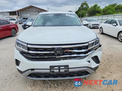Piąte zdjęcie samochodu w środku: 2023 VOLKSWAGEN ATLAS SE VIN:1V2DP2CA2PC556797 - miniatura