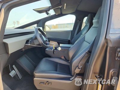 Zdjęcie 7 z 12 samochodu: 2024 TESLA CYBERTRUCK VIN:7G2CEHED4RA039711 - miniatura