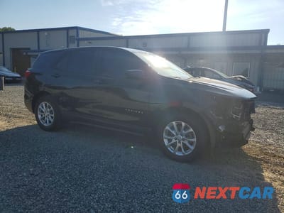 Czwarte zdjęcie samochodu z boku: 2021 CHEVROLET EQUINOX VIN:2GNAXFEV8M6108507 - miniatura