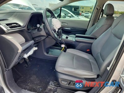 Zdjęcie 7 z 13 samochodu: 2023 TOYOTA SIENNA XLE VIN:5TDJRKEC6PS171965 - miniatura