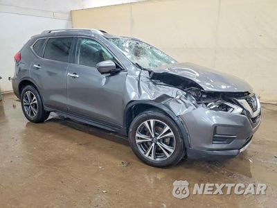 Czwarte zdjęcie samochodu z boku: 2019 NISSAN ROGUE SV VIN:JN8AT2MV9KW388976 - miniatura