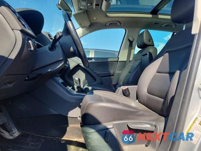 Zdjęcie 7 z 13 samochodu: 2015 VOLKSWAGEN TIGUAN S VIN:WVGBV7AX6FW106100 - miniatura