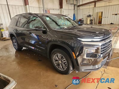 Czwarte zdjęcie samochodu z boku: 2026 CHEVROLET TRAVERSE LT VIN:1GNERGKS2TJ228042 - miniatura