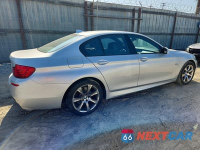 Trzecie zdjęcie samochodu z tyłu: 2011 BMW 528 I VIN:WBAFR1C50BC742880 - miniatura