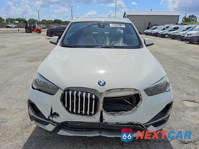 Piąte zdjęcie samochodu w środku: 2020 BMW X1 SDRIVE28I VIN:WBXJG7C07L5P73482 - miniatura