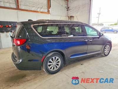 Trzecie zdjęcie samochodu z tyłu: 2019 CHRYSLER PACIFICA TOURING L VIN:2C4RC1BG8KR650542 - miniatura