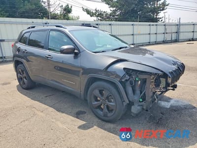 Czwarte zdjęcie samochodu z boku: 2016 JEEP CHEROKEE LATITUDE VIN:1C4PJLCS1GW233550 - miniatura