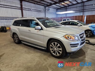 Czwarte zdjęcie samochodu z boku: 2015 MERCEDES-BENZ GL 450 4MATIC VIN:4JGDF6EE7FA609334 - miniatura