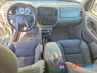 Zdjęcie 8 z 14 samochodu: 2002 FORD ESCAPE XLT VIN:1FMCU04102KA79340 - miniatura