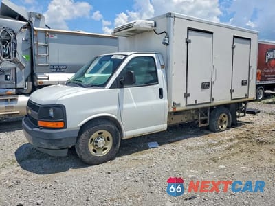 2017 CHEVROLET EXPRESS REFRIGERATED BOX TRUCK 1GB0GRFF0H1336334 - główne zdjęcie licytacji z USA - miniatura