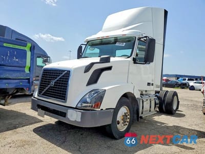 Drugie zdjęcie samochodu z przodu: 2017 VOLVO VN VNL VIN:4V4N39TG5HN987997 - miniatura