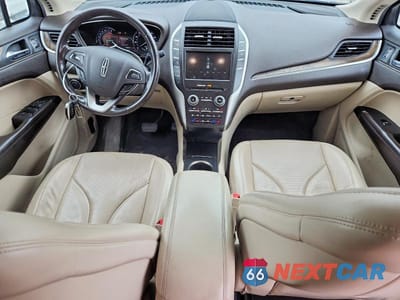 Zdjęcie 8 z 13 samochodu: 2019 LINCOLN MKC RESERVE VIN:5LMCJ3C97KUL15565 - miniatura