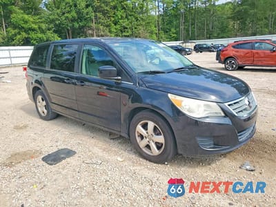 Czwarte zdjęcie samochodu z boku: 2010 VOLKSWAGEN ROUTAN SE VIN:2V4RW3D1XAR280260 - miniatura