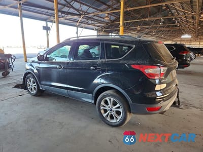 Drugie zdjęcie samochodu z przodu: 2018 FORD ESCAPE SE VIN:1FMCU9GD6JUA99492 - miniatura