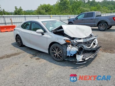 Czwarte zdjęcie samochodu z boku: 2024 TOYOTA CAMRY SE VIN:4T1G11AK3RU201457 - miniatura