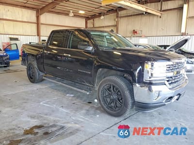 Czwarte zdjęcie samochodu z boku: 2018 CHEVROLET SILVERADO K1500 LTZ VIN:3GCUKSEJ9JG600392 - miniatura