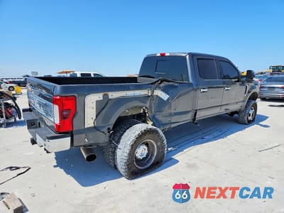 Trzecie zdjęcie samochodu z tyłu: 2017 FORD F350 SUPER DUTY VIN:1FT8W3DT2HEE45197 - miniatura