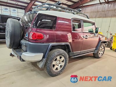 Trzecie zdjęcie samochodu z tyłu: 2007 TOYOTA FJ CRUISER BASE VIN:JTEBU11F270028524 - miniatura