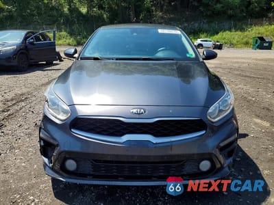 Piąte zdjęcie samochodu w środku: 2019 KIA FORTE LXS VIN:3KPF24AD4KE069474 - miniatura