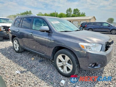 Czwarte zdjęcie samochodu z boku: 2010 TOYOTA HIGHLANDER LIMITED VIN:5TDDK3EH6AS021591 - miniatura