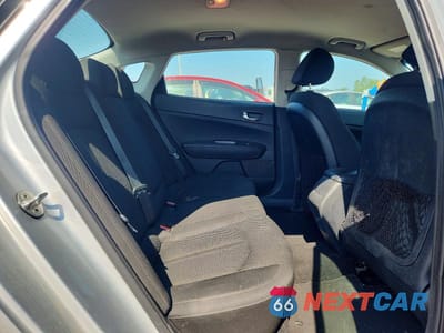 Zdjęcie 10 z 12 samochodu: 2019 KIA OPTIMA LX VIN:5XXGT4L38KG370925 - miniatura