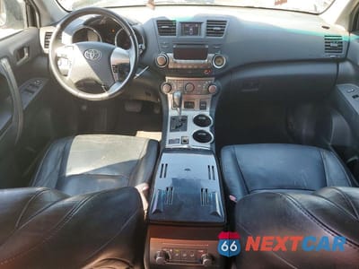 Zdjęcie 8 z 13 samochodu: 2012 TOYOTA HIGHLANDER SE VIN:5TDZK3EH3CS077531 - miniatura