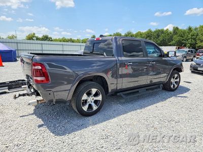 Trzecie zdjęcie samochodu z tyłu: 2022 RAM 1500 LARAMIE VIN:1C6SRFJT9NN208146 - miniatura