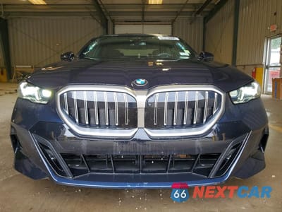 Piąte zdjęcie samochodu w środku: 2025 BMW 540 XI VIN:WBA63FJ08SCU15519 - miniatura