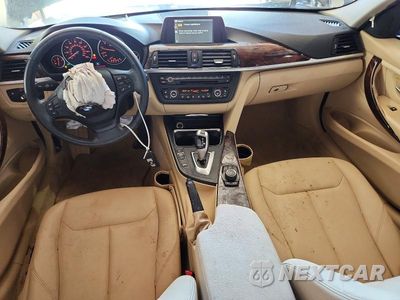 Zdjęcie 8 z 12 samochodu: 2014 BMW 320 I XDRIVE VIN:WBA3C3G52ENS72600 - miniatura