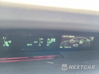 Zdjęcie 9 z 12 samochodu: 2015 TOYOTA PRIUS TWO VIN:JTDKN3DU8F0457303 - miniatura