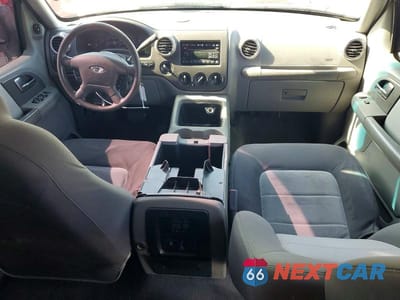 Zdjęcie 8 z 13 samochodu: 2004 FORD EXPEDITION XLT VIN:1FMPU16L44LB28686 - miniatura