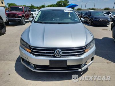 Piąte zdjęcie samochodu w środku: 2018 VOLKSWAGEN PASSAT S VIN:1VWAA7A37JC017944 - miniatura