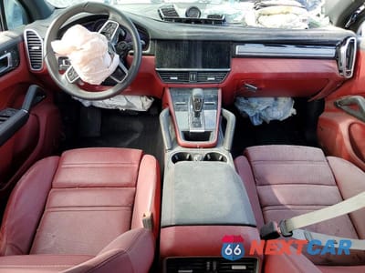 Zdjęcie 8 z 13 samochodu: 2023 PORSCHE CAYENNE E-HYBRID VIN:WP1AE2AY1PDA12004 - miniatura
