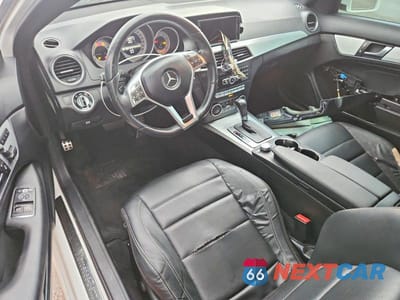Zdjęcie 8 z 12 samochodu: 2013 MERCEDES-BENZ C 250 VIN:WDDGJ4HB6DF990105 - miniatura