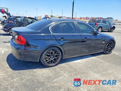 Trzecie zdjęcie samochodu z tyłu: 2006 BMW 330 I VIN:WBAVB33506PS06781 - miniatura