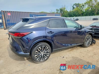 Trzecie zdjęcie samochodu z tyłu: 2026 LEXUS RX 350H PREMIUM+ VIN:2T2BBMCA9TC130637 - miniatura